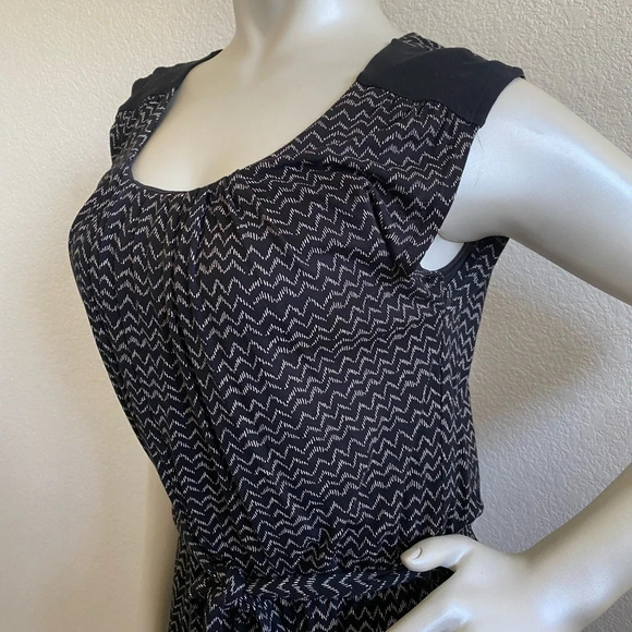 ❤️ Ann Taylor LOFT Womens Dress Sz XSmall Black Beige Chevron Stripes Sleeveless - Picture 3 of 12